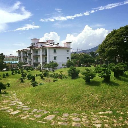 Jeju Land Pension Seogwipo Eksteriør billede