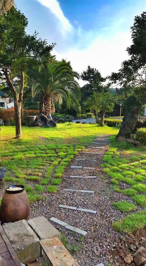 Jeju Land Pension Seogwipo Eksteriør billede